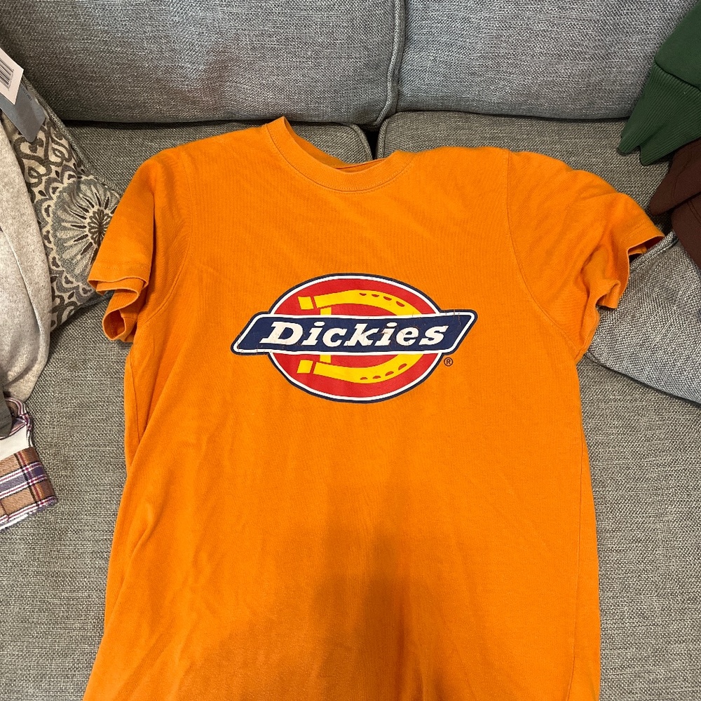 Orange tee-shirts
